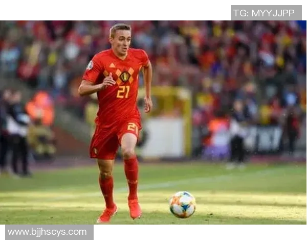 知名12号足球明星的传奇生涯与场上风采全解析